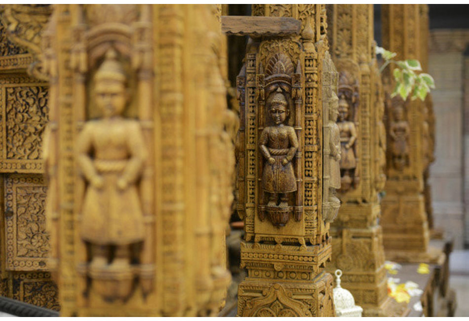 jain temple pillar