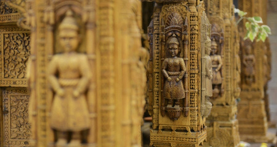 jain temple pillar